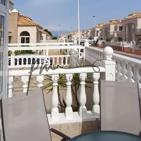 Feriehus Quadro-pool-barbeque-torrevieja